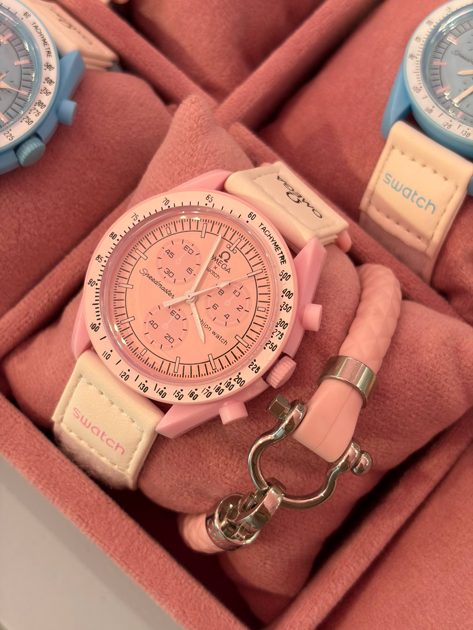 product-31-1.jpg ساعت مچی امگا سواچ (Omega x Swatch) صورتی با بند برزنتی چسبی - تصویر 1